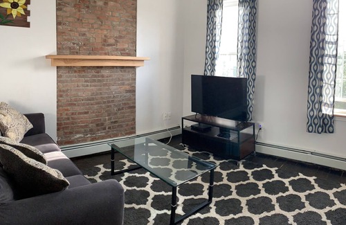 Troy Apartment | Centrally located 2BR w/ backyard near Downtown Troy & Albany Med (Pet Friendly)