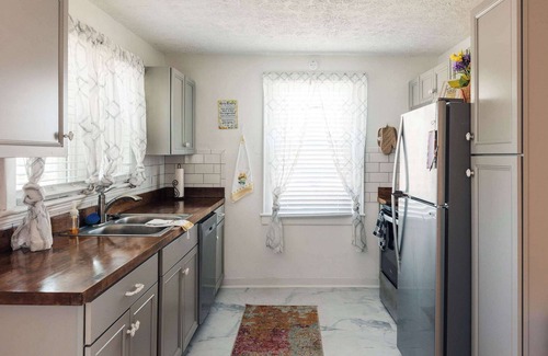 Bristol House | Centrally Located 3BR Home with Hot Tub