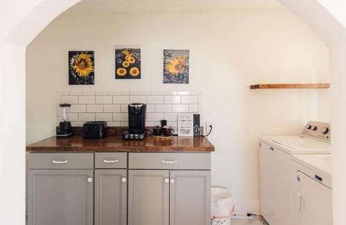 Bristol House | Centrally Located 3BR Home with Hot Tub