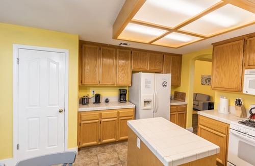Folsom House | Centrally located, 4 BR family friendly in Folsom