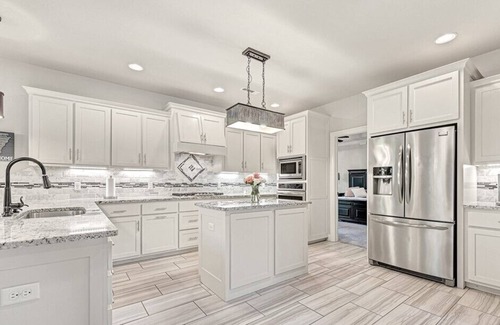 Bentonville House | Centrally Located 4 Bedroom 4 Bath