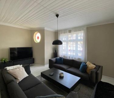 Haugesund Villa | Centrally located 6-room detached house
