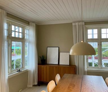 Haugesund Villa | Centrally located 6-room detached house