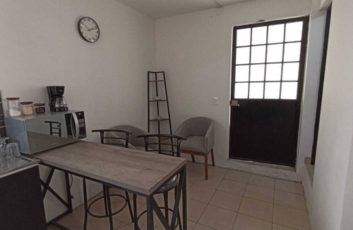 Guadalajara Municipality Apartment | Centrally located apartment with public transportation that takes you all over Guadalajara.