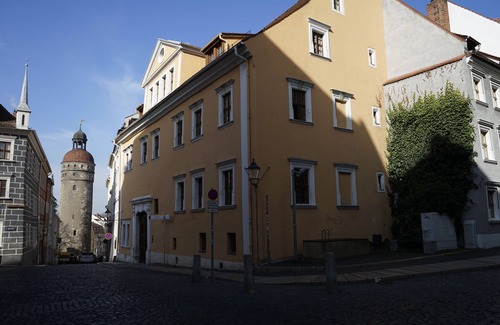 Altstadt Apartment | Centrally located apartment in the old town in a house with history.