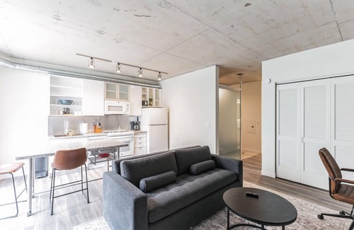 Gateway District Apartment | Centrally Located DT Luxury Apt at Skyline