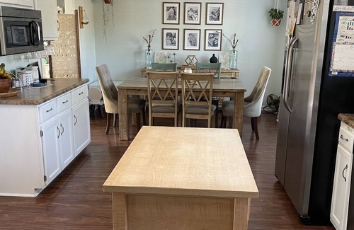 Wilmington House | Centrally located family home 10 mins from the beach