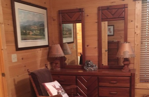 Purlear Cabin | Centrally Located for the Best of the West