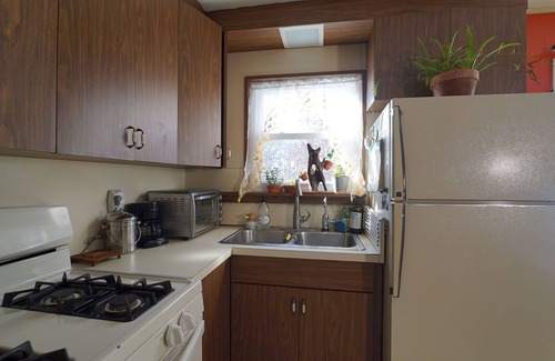 Raritan House | Centrally Located in Bridgewater Raritan area of Somerset NJ.