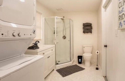 Carver City - Lincoln Gardens House | Centrally located Midtown 3 bedroom House