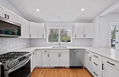 Cohasset House | Centrally located oasis home, walking distance to downtown and beaches