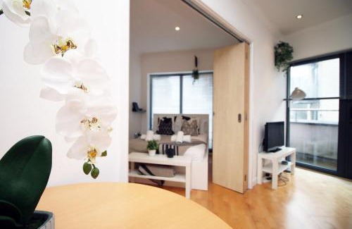 Castle Quarter Apartment | Centrally Located Spacious 2BR | CoHost Partners