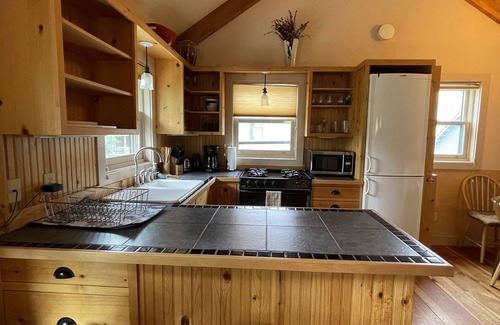 Crested Butte House | Centrally located, Quiet Neighborhood, 3 Minute Walk to Restaurants and Shops ✨
