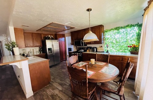 Moreno Valley House | Centrally located to Beaches, Mountains, Desert. Close to UCR and Loma Linda U.