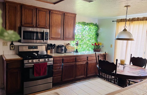 Moreno Valley House | Centrally located to Beaches, Mountains, Desert. Close to UCR and Loma Linda U.
