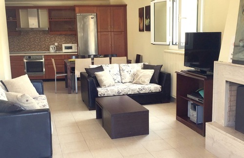 Kassiopi Villa | Centrally located villa in Kassiopi. Totally private - big pool - lovely views