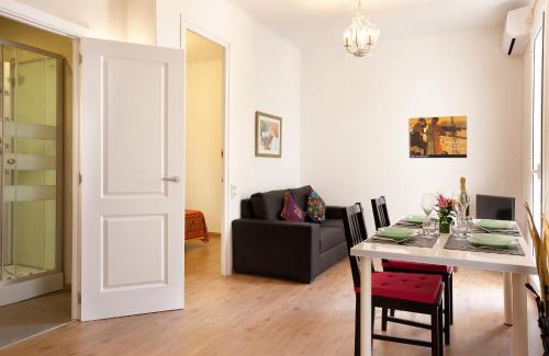El Poble-sec Apartment | Centric Apartment El Molino Theater p1