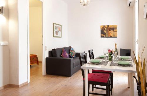 El Poble-sec Apartment | Centric Apartment El Molino Theater p1