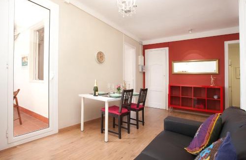 El Poble-sec Apartment | Centric Apartment El Molino Theater p1