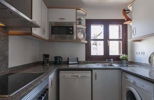 Tossa de Mar Apartment | Centric apartment with parking 2