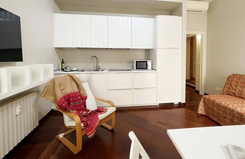San Babila Apartment | CENTRO Corso Venezia - Chic & Quiet Apartment in M