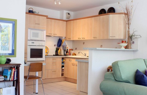 Ceret Apartment | Ceret Centre -Sun-Filled Apt, mountain views with A/C