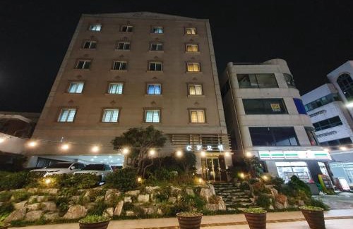 Downtown Hotel | CF Motel