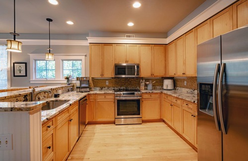 Cape Fear Station House | CFS Unbeatable Location on Bald Head Island! 4 Bd, 3.5 Bath, Pet-Friendly