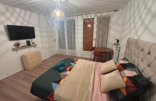 Chantiers Apartment | Château 5 min avec balcon et un Stationnement gratuit