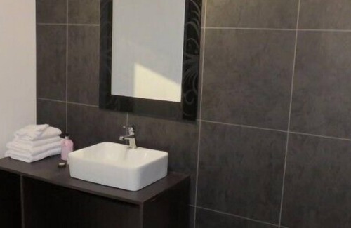 Villeneuve-de-Marc Bed & Breakfast | Château de Bonnevaux