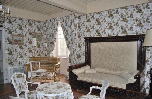 Olliergues House | Château de Chantelauze