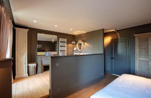 Magny-Cours Bed & Breakfast | Château de Planchevienne