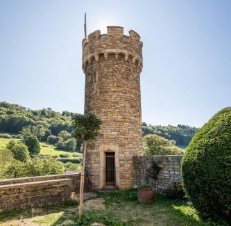 Rosay House | Château de Rosay - view & gardens