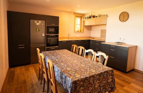 Rosay House | Château de Rosay - view & gardens