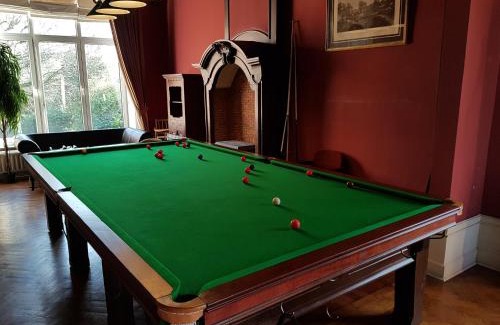 Belhez Hotel | Château Lambert Moulinsart Hotel, shuttle airport, long term parking, snooker, large terrasse, dinner, breakfast
