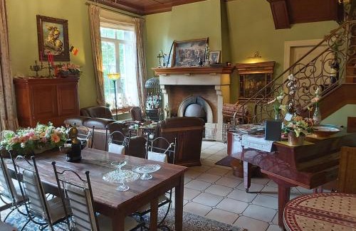 Belhez Hotel | Château Lambert Moulinsart Hotel, shuttle airport, long term parking, snooker, large terrasse, dinner, breakfast