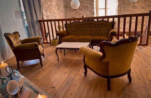 Parthenay House | Château Maranne