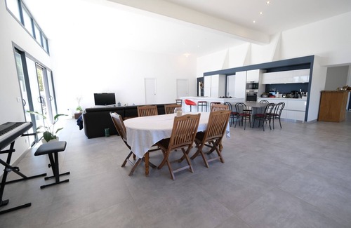Chateauneuf-de-Gadagne Villa | Châteauneuf de Gadagne vacation rentals LS6-408