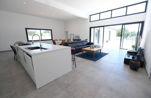 Chateauneuf-de-Gadagne Villa | Châteauneuf de Gadagne vacation rentals LS6-408