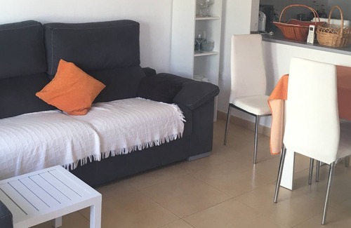 Alhama de Murcia House | Cheerful townhouse with porch and jacuzzi