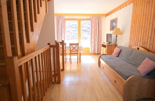 Puy-Saint-Vincent House | CH33PAE - TRIPLEX CHALET 4 BEDROOM, TERRACE AND BALCONY