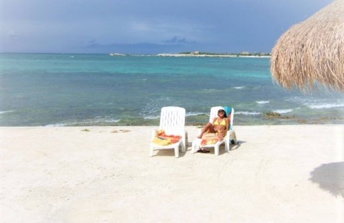 Puerto Aventuras Condo | Chac Hal Al, Casa Calandria lovely studio steps from the beach.