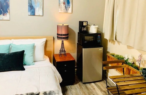 Cortez Hill Apartment | Chadwick 104 · Located near everything | Fast Wi-Fi | Cozy!