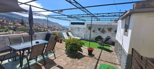 Sao Roque House | Chalé Funchal - City view