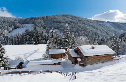 Sankt Martin am Tennengebirge Ski Chalet | Chalet in St. Martin with Sauna & Hot Tub