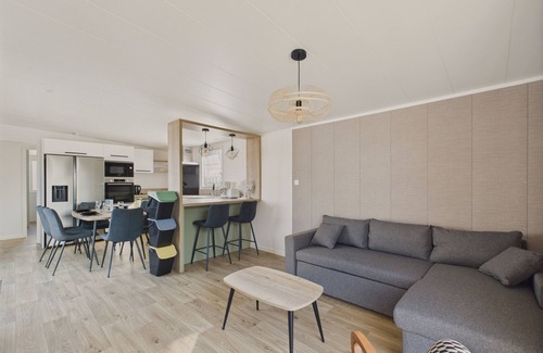 Saint-Gilles-Croix-de-Vie Ski Chalet | Chalet with pool for 4 adults/2 children