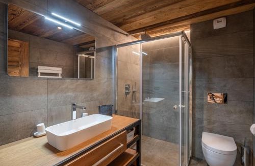 Chamonix-Mont-Blanc Ski Chalet | Chalet à Chamonix avec Sauna et Jacuzzi - FR-1-343-253