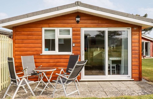 Padstow Cabin | CHALET 197, romantic, character holiday cottage in St Merryn