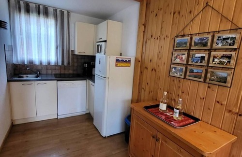 Saint-Etienne-en-Devoluy Ski Chalet | Chalet, 300m from ski slopes, fitness, swimming pool, sauna, terrace, parking, tv, ski locker, 42m²