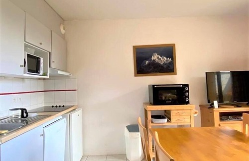 La Joue du Loup Ski Chalet | Chalet, 350m from ski slopes, view mountain, fitness, terrace, parking, tv, ski locker, 43m²